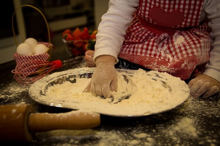 Imagen de encabezado de página. Cocinar con niños